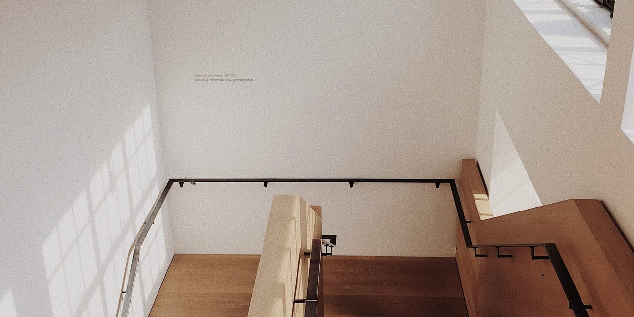 QUELLES SONT LES DIFFÉRENTES PIÈCES D’ESCALIER ET COMMENT SONT-ELLES UTILISÉES ?