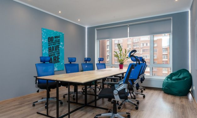 UNE MAUVAISE ACOUSTIQUE ARCHITECTURALE PEUT-ELLE AFFECTER LA PRODUCTIVITÉ AU BUREAU ?