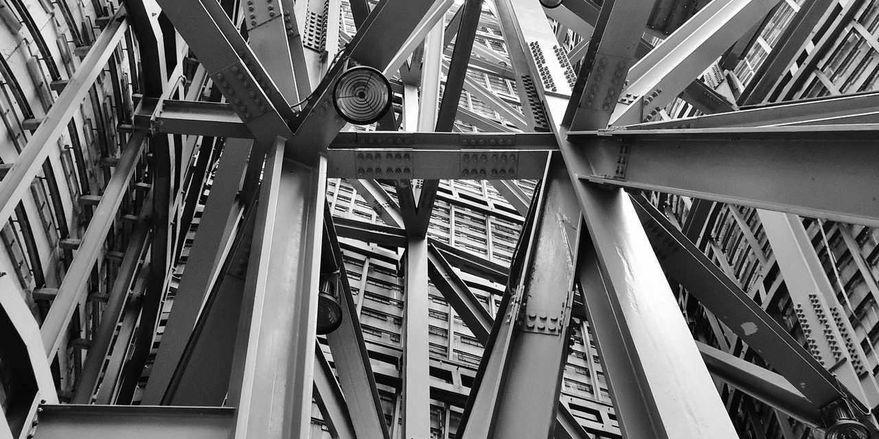 LES AVANTAGES À UTILISER UNE STRUCTURE EN ACIER